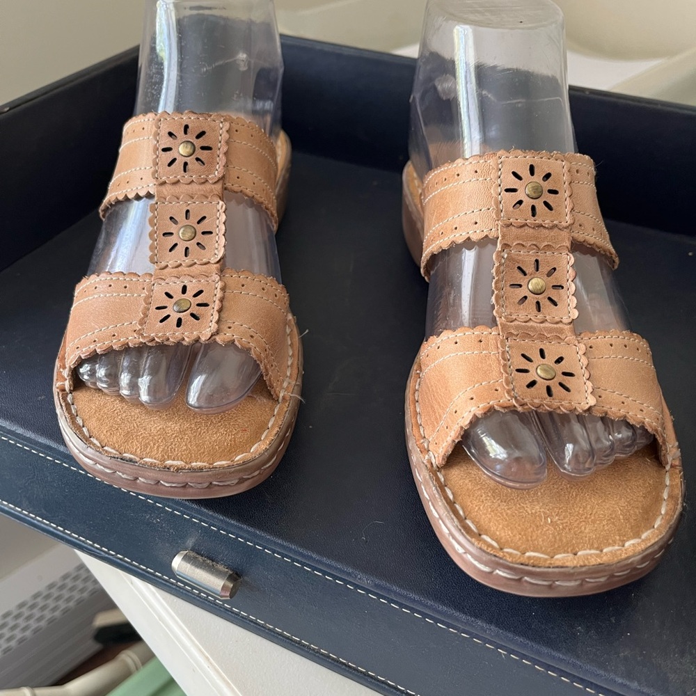 SOUL Naturalizer Tan Sandals
